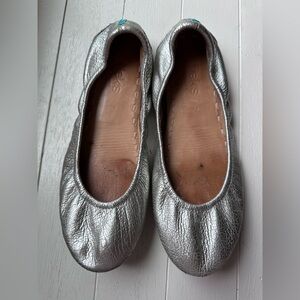 Metallic Silver Tieks Flats